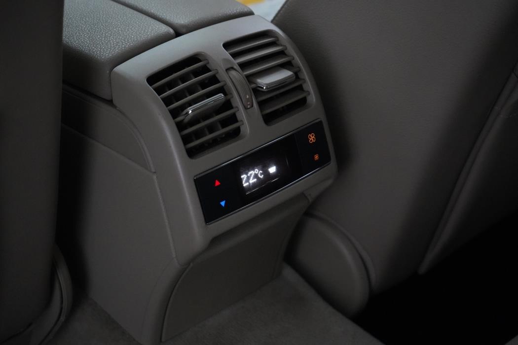 MERCEDES-BENZ C 2008