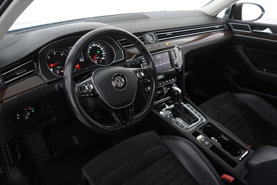 VOLKSWAGEN Passat 2017