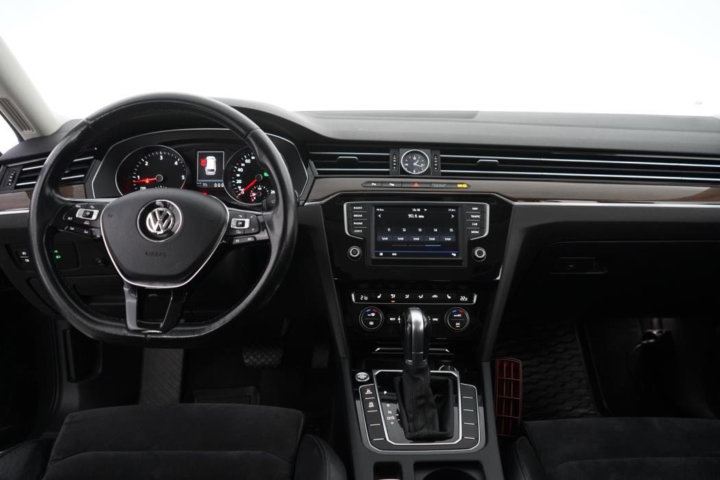 VOLKSWAGEN Passat 2017