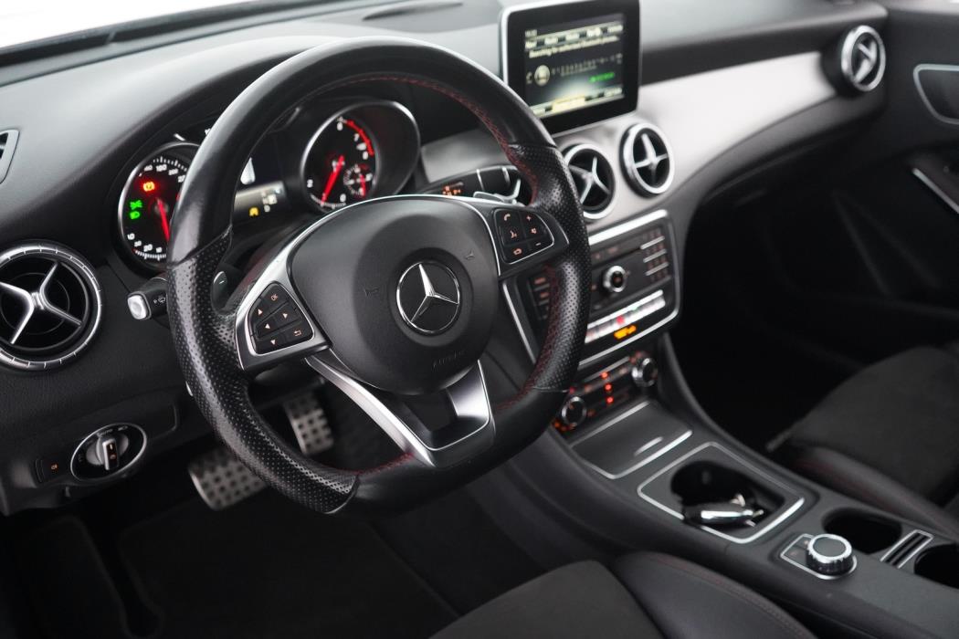 MERCEDES-BENZ CLA 2016