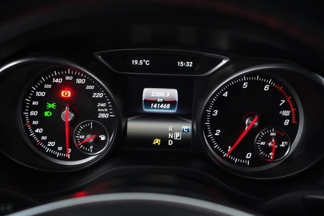 MERCEDES-BENZ CLA 2016