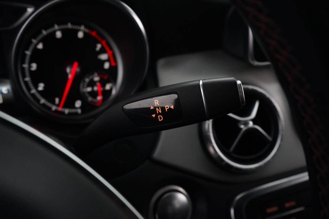 MERCEDES-BENZ CLA 2016