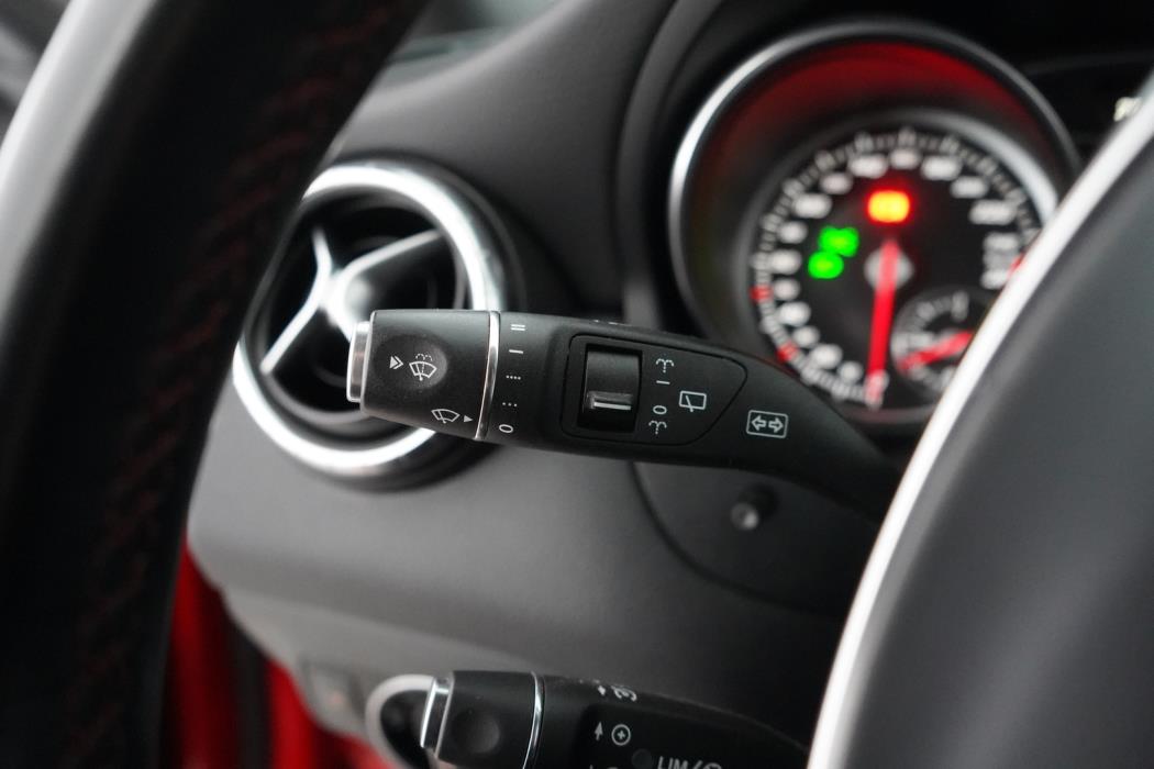 MERCEDES-BENZ CLA 2016
