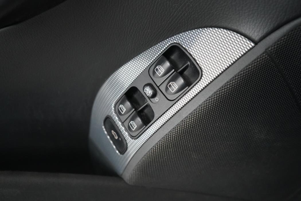 MERCEDES-BENZ CLK 2004