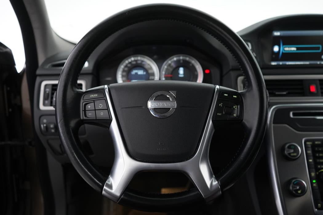 VOLVO V70 2012