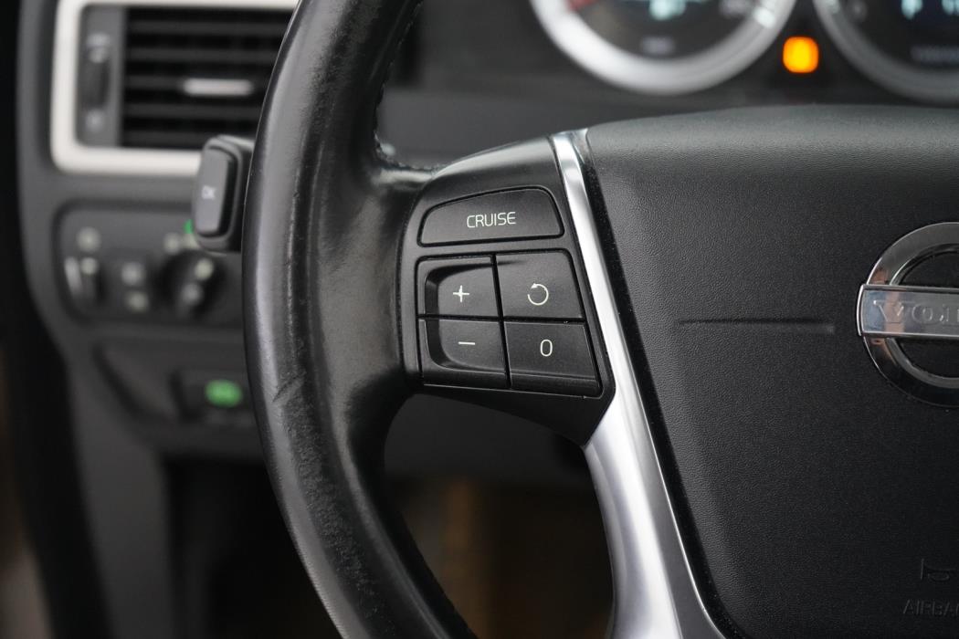 VOLVO V70 2012