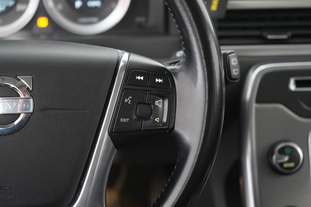 VOLVO V70 2012