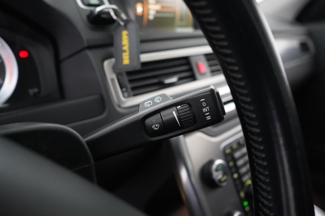 VOLVO V70 2012