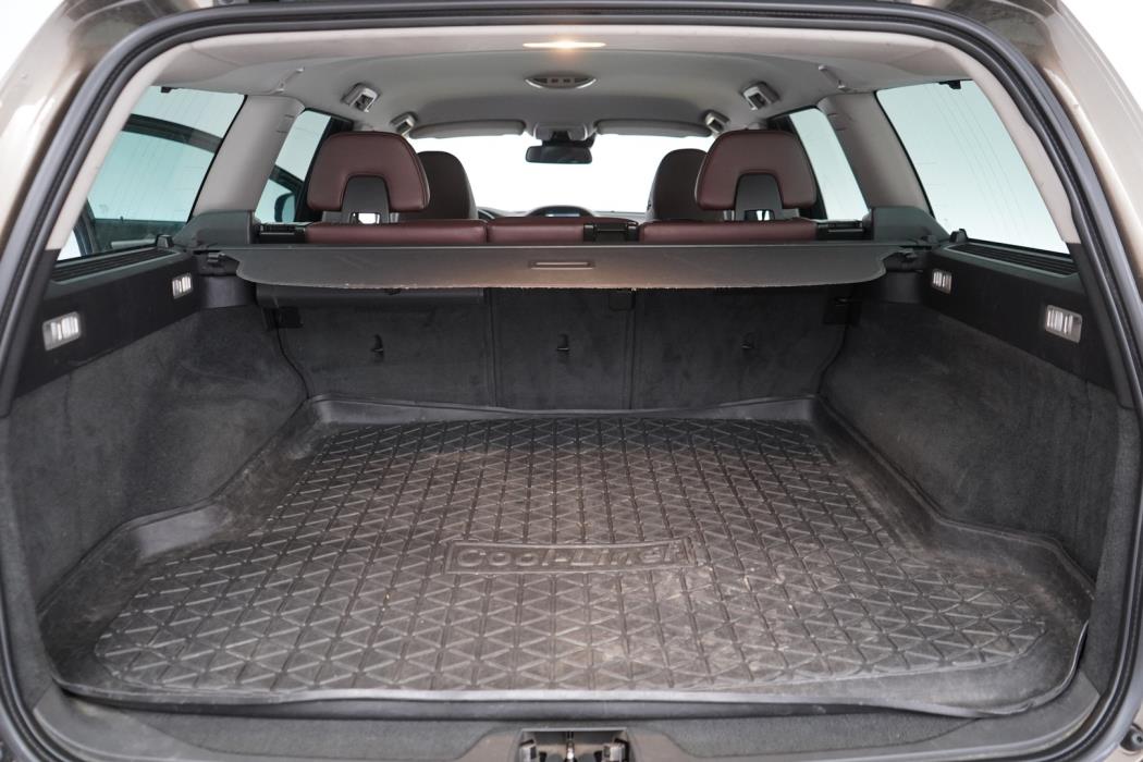 VOLVO V70 2012