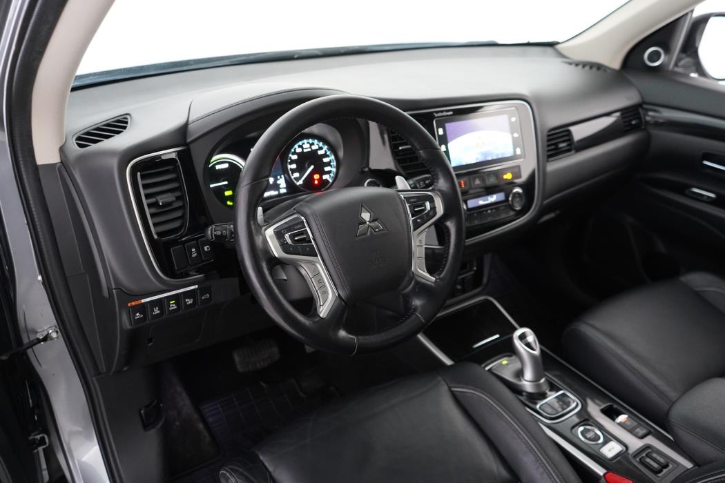 MITSUBISHI OUTLANDER PHEV 2017