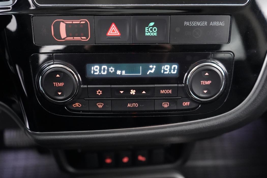 MITSUBISHI OUTLANDER PHEV 2017