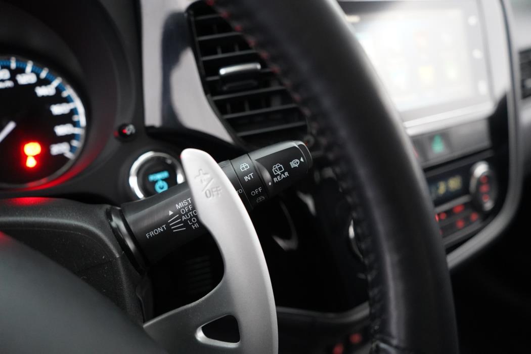 MITSUBISHI OUTLANDER PHEV 2017