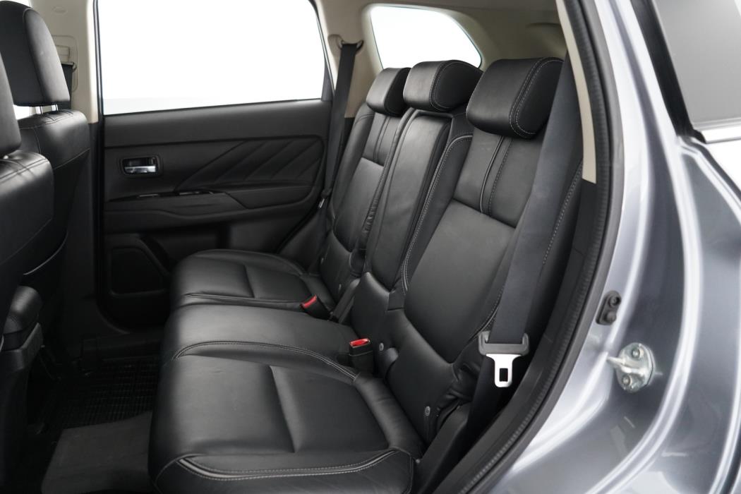 MITSUBISHI OUTLANDER PHEV 2017