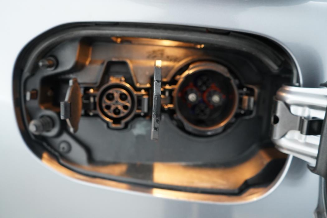 MITSUBISHI OUTLANDER PHEV 2017