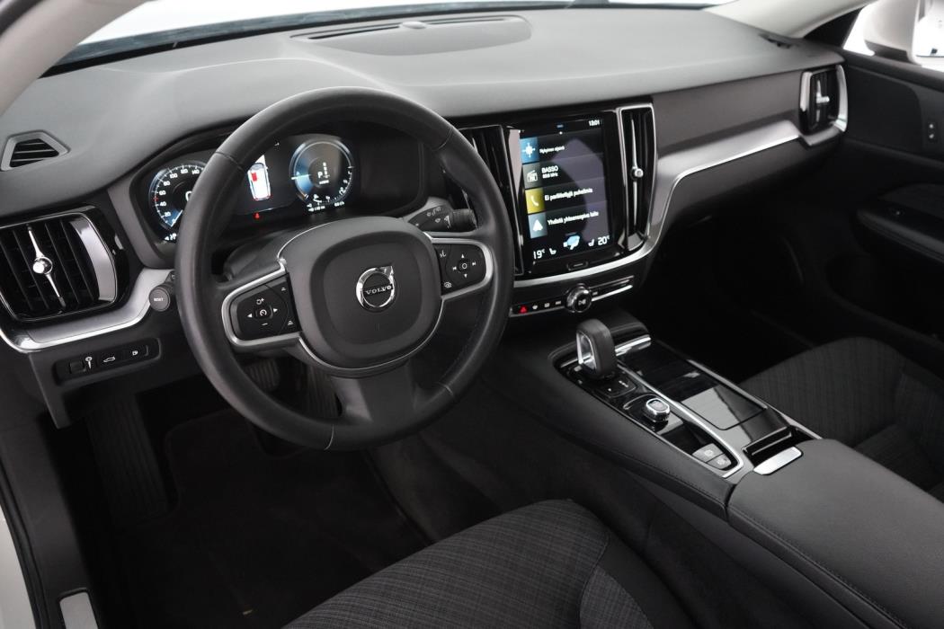 VOLVO V60 2022
