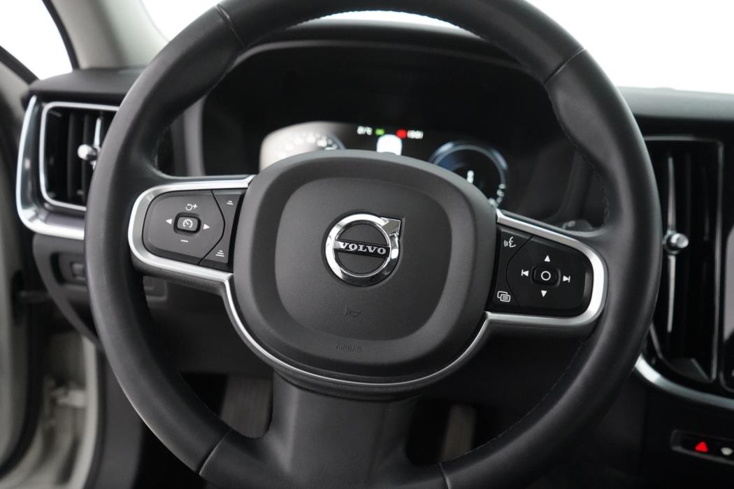 VOLVO V60 2022