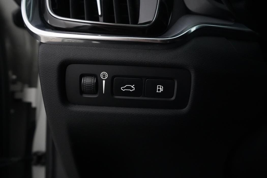 VOLVO V60 2022