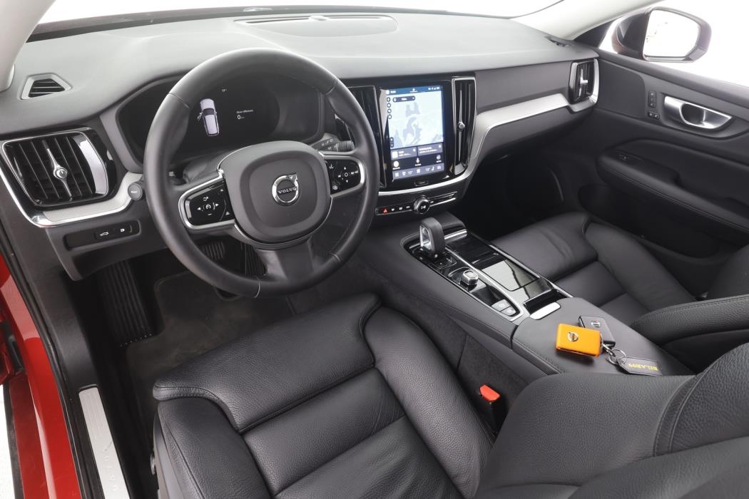 VOLVO V60 2025