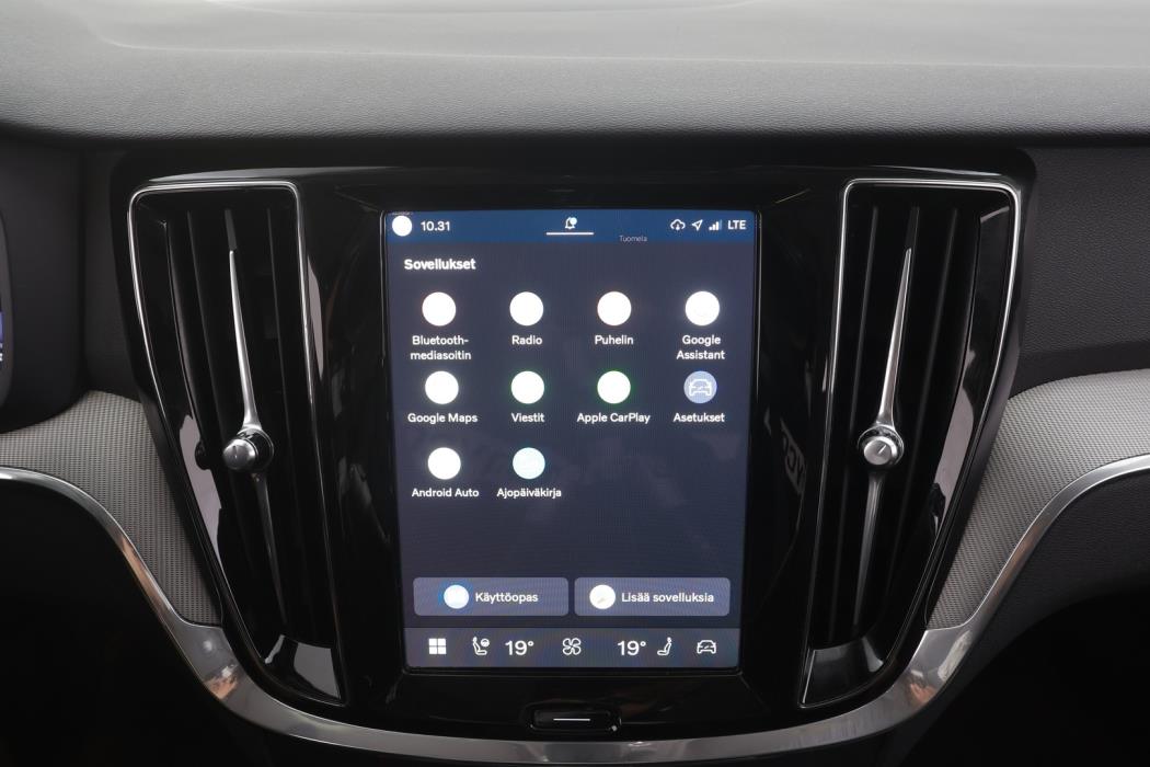 VOLVO V60 2025