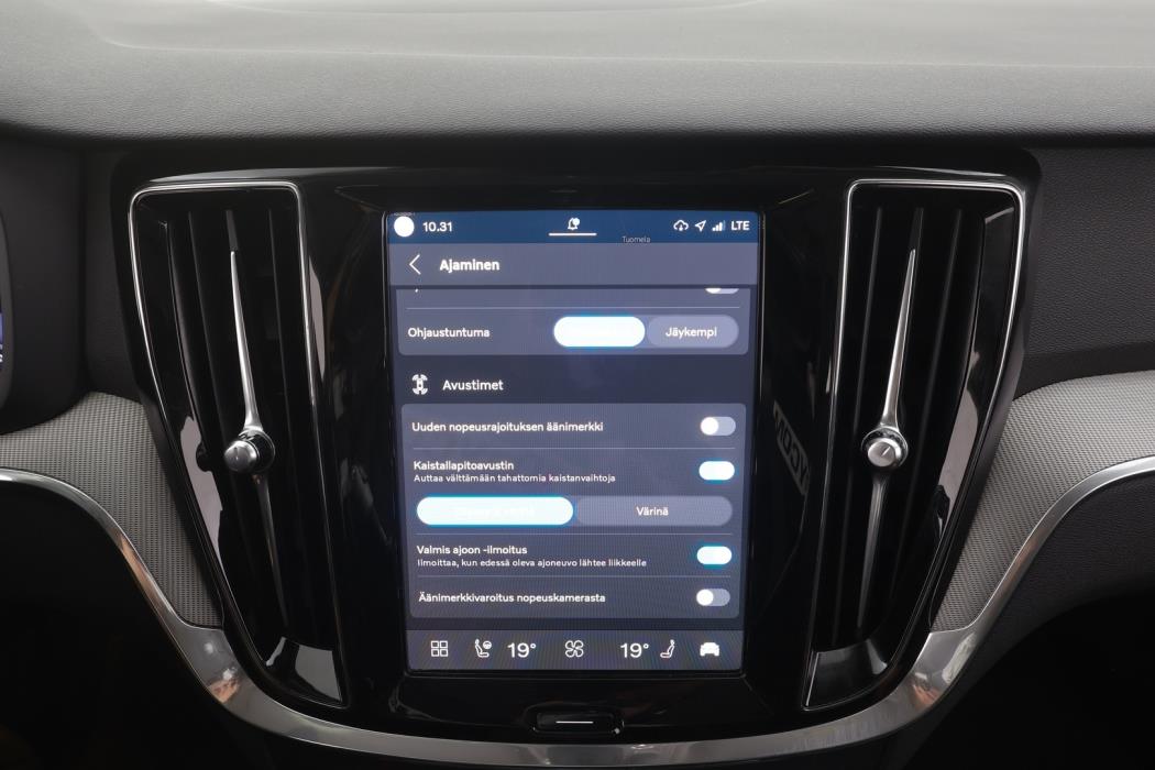 VOLVO V60 2025