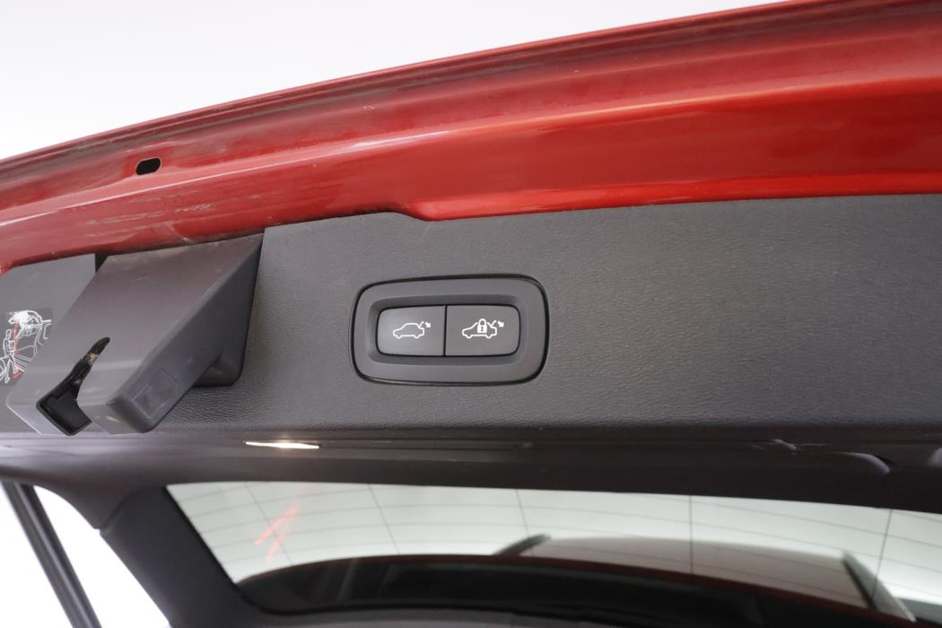 VOLVO V60 2025