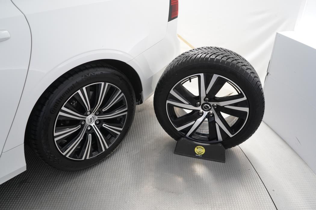 VOLVO V90 2021