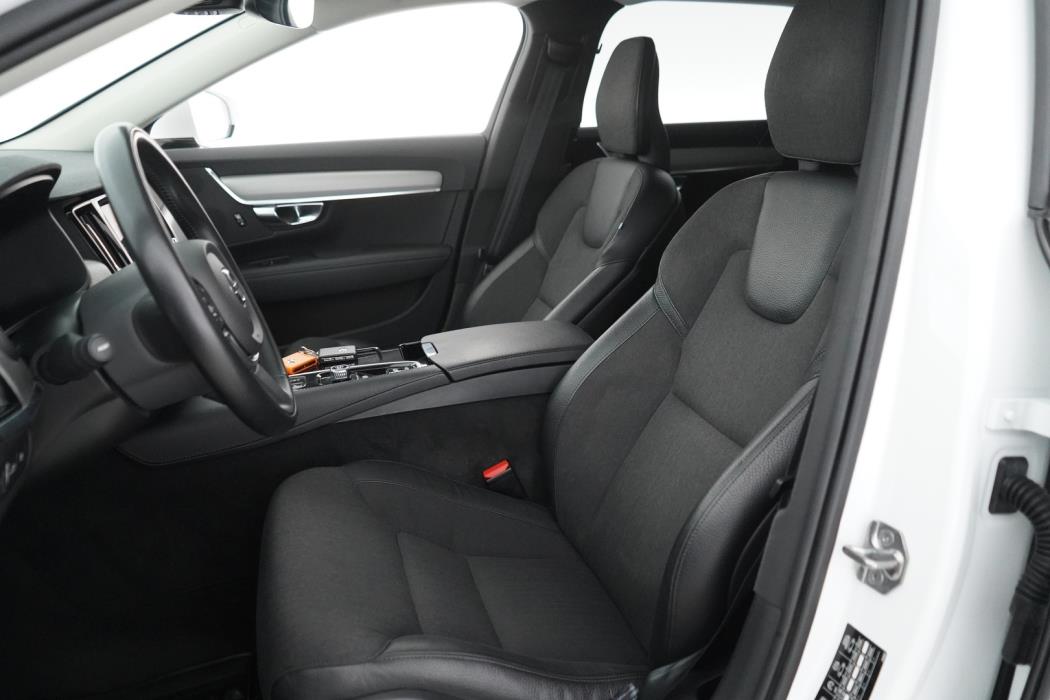 VOLVO V90 2021