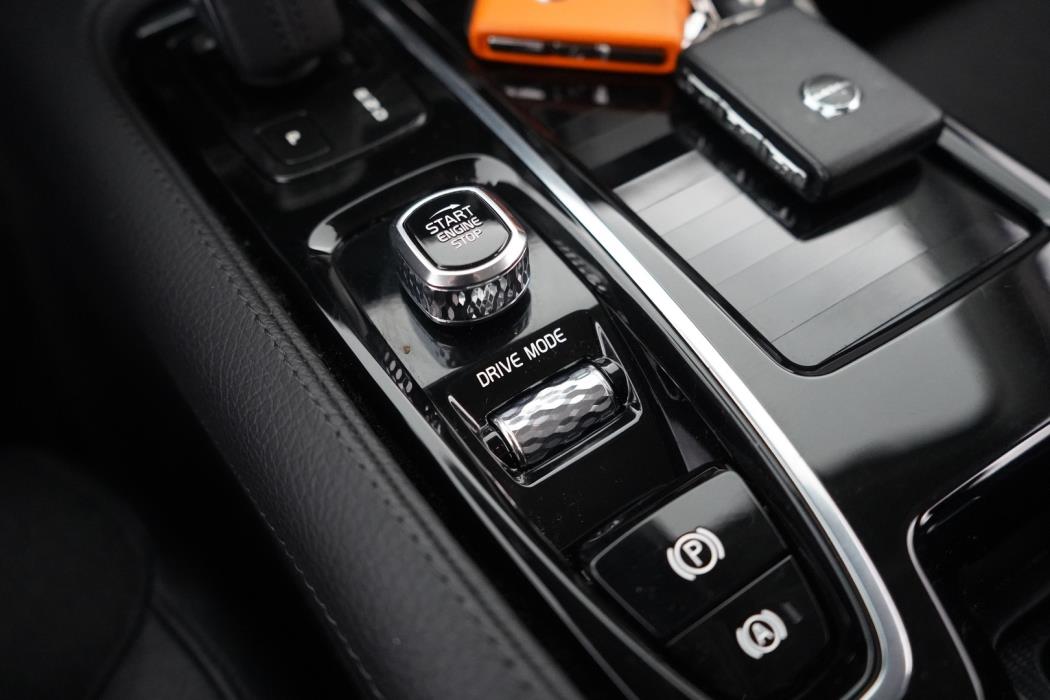 VOLVO V90 2021