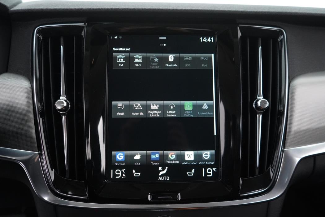 VOLVO V90 2021