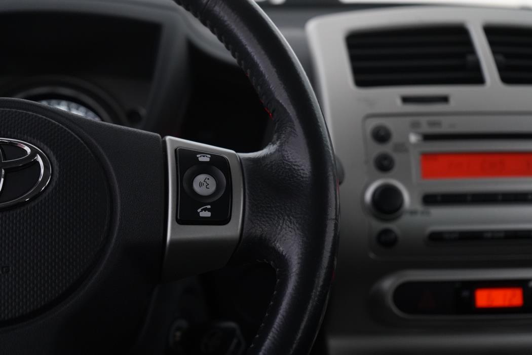 TOYOTA Urban Cruiser 2010