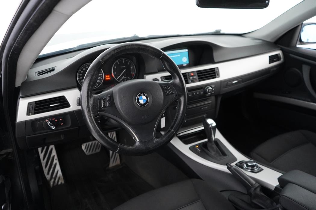 BMW 320 2009