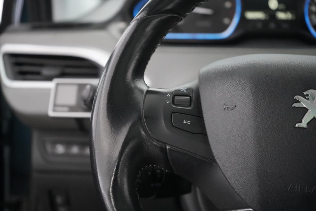PEUGEOT 2008 2016