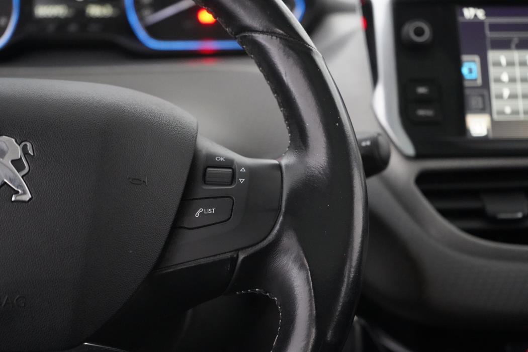 PEUGEOT 2008 2016