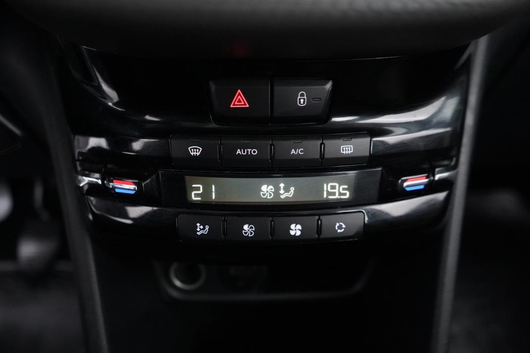 PEUGEOT 2008 2016