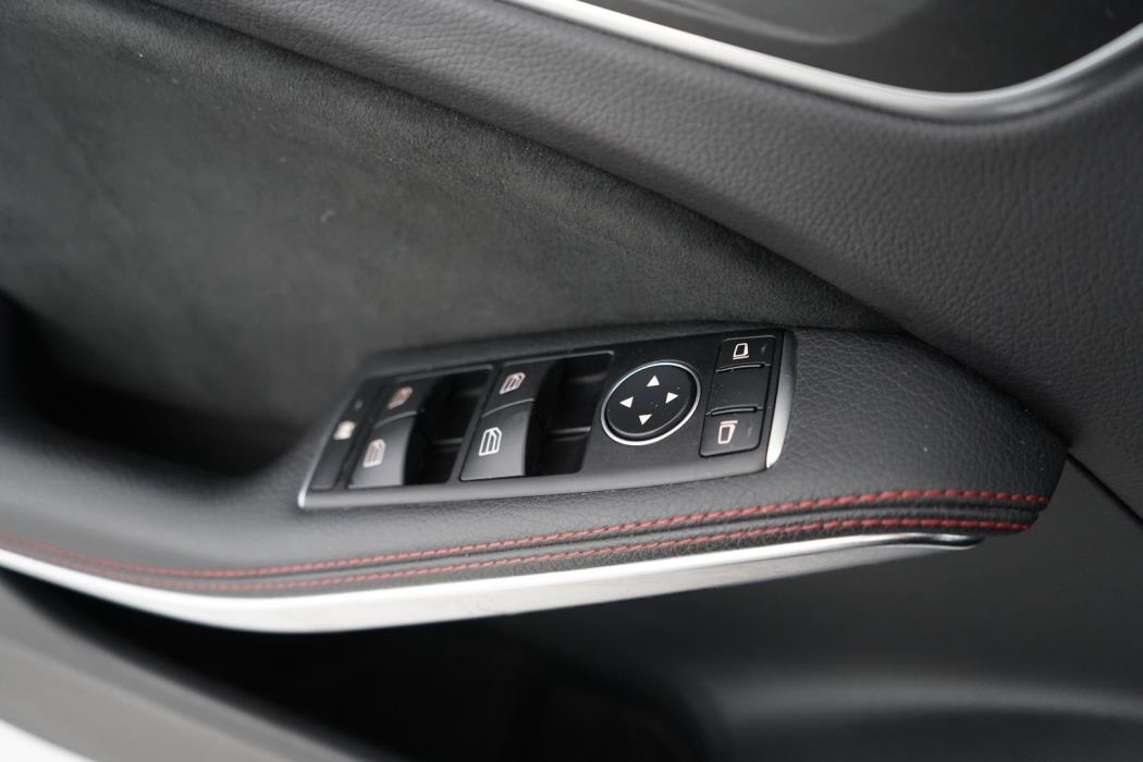 MERCEDES-BENZ A 2015