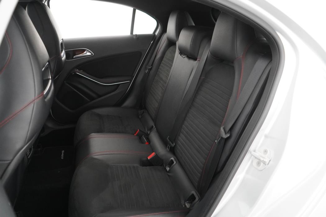 MERCEDES-BENZ A 2015