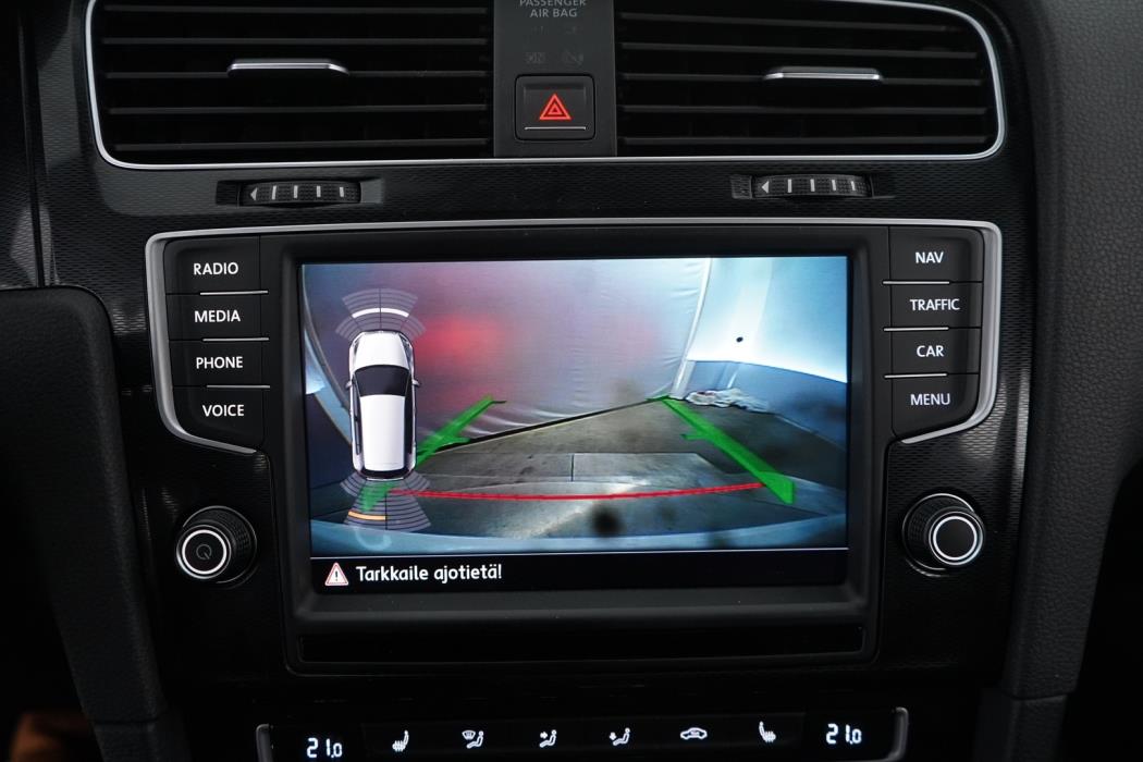 VOLKSWAGEN Golf 2016