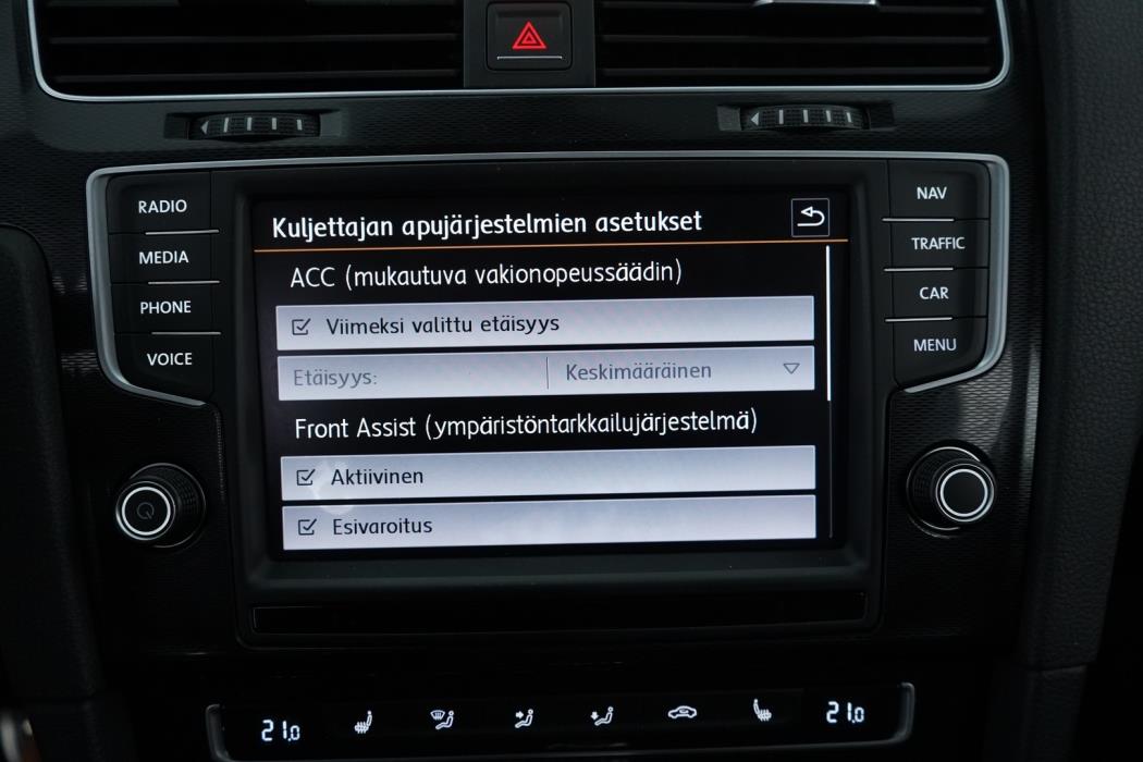 VOLKSWAGEN Golf 2016