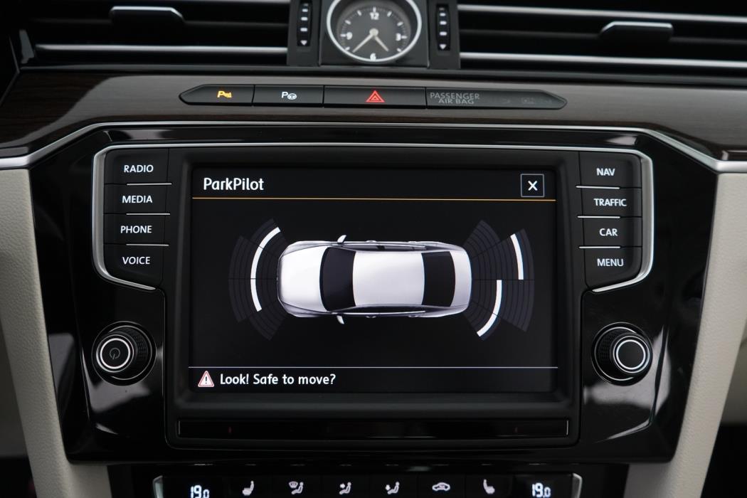 VOLKSWAGEN Passat 2015