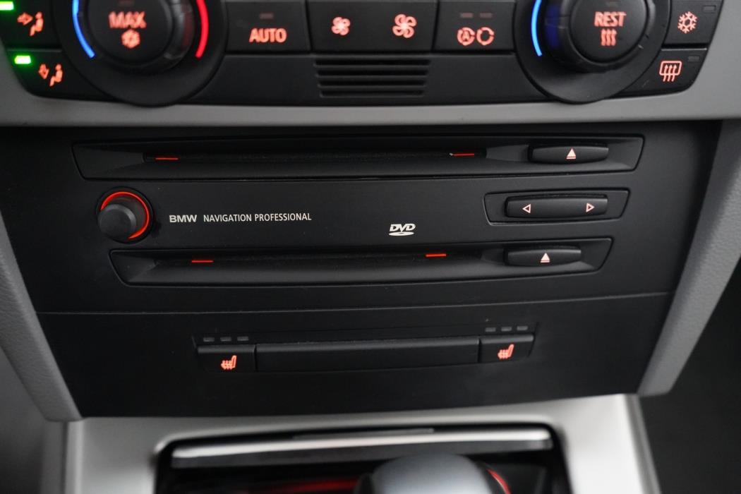 BMW 330 2006