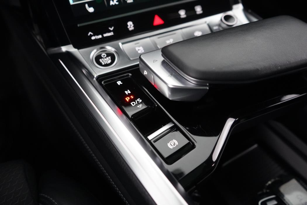 AUDI Q8 E-TRON 2024