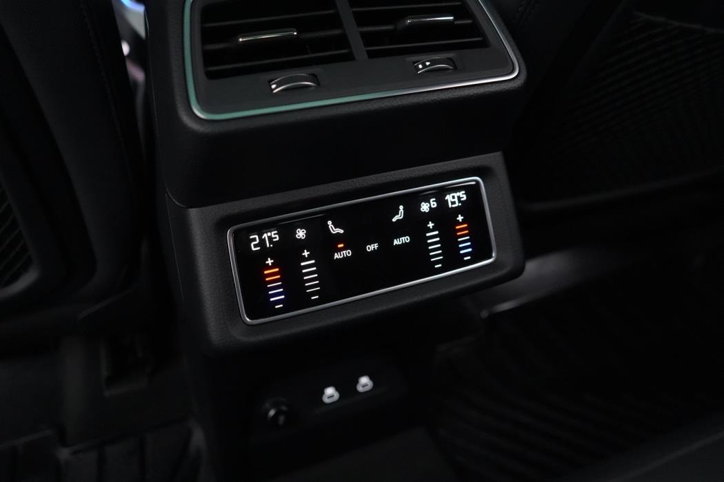 AUDI Q8 E-TRON 2024