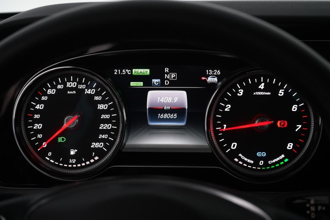 MERCEDES-BENZ E 2018