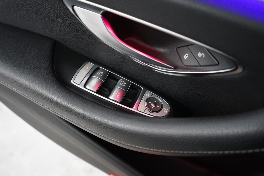 MERCEDES-BENZ E 2018