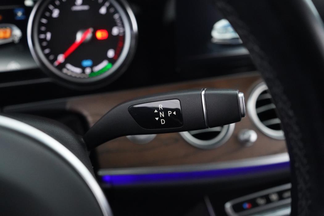 MERCEDES-BENZ E 2020