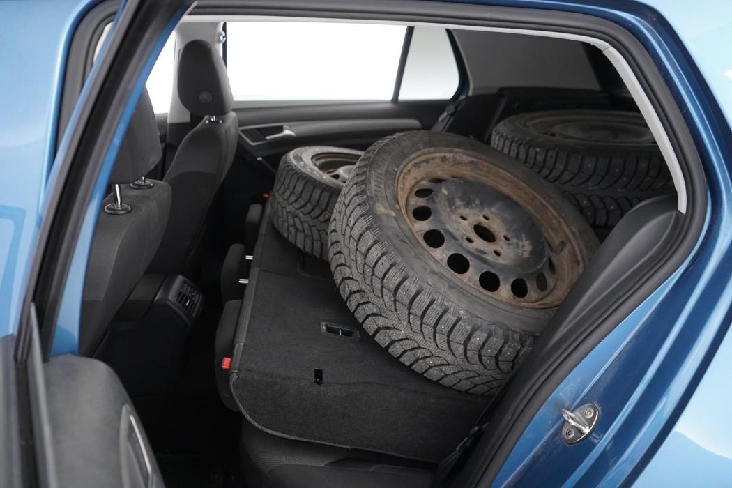 VOLKSWAGEN Golf 2014