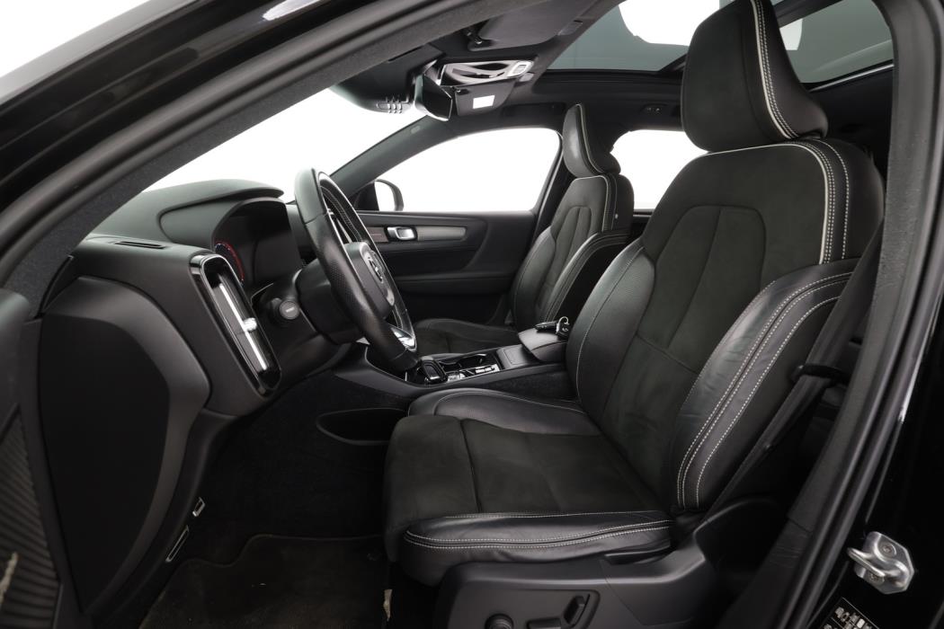 VOLVO XC40 2019