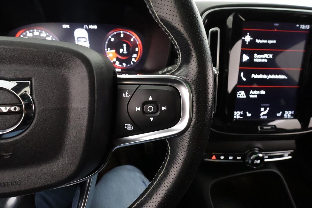 VOLVO XC40 2019