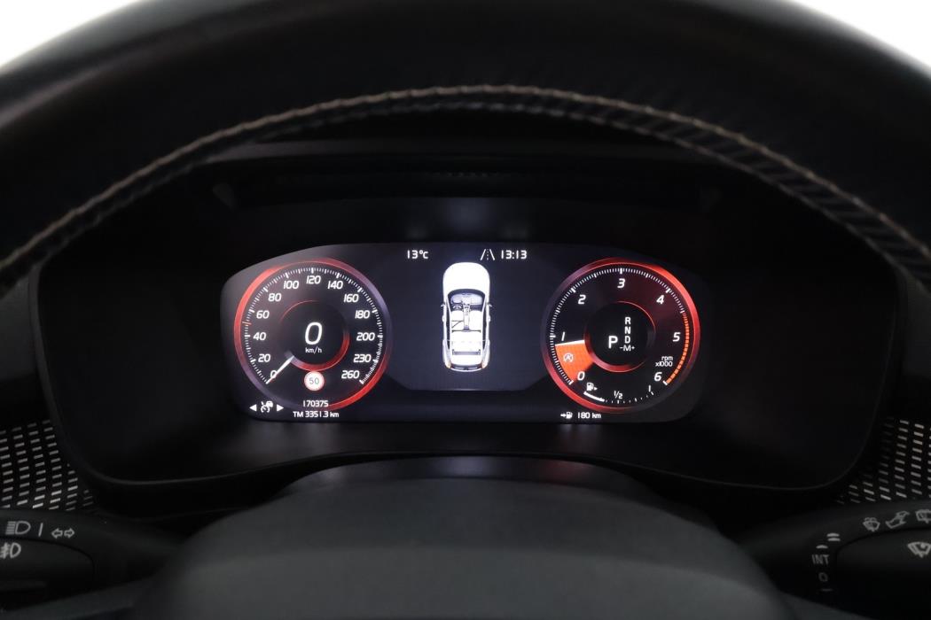 VOLVO XC40 2019