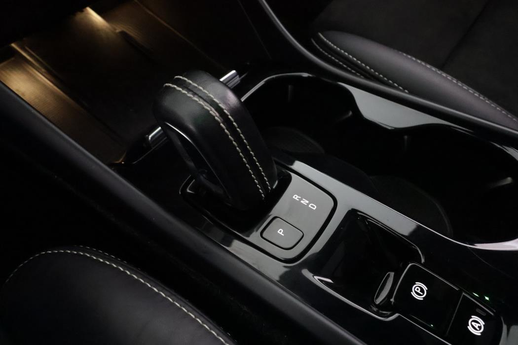 VOLVO XC40 2019